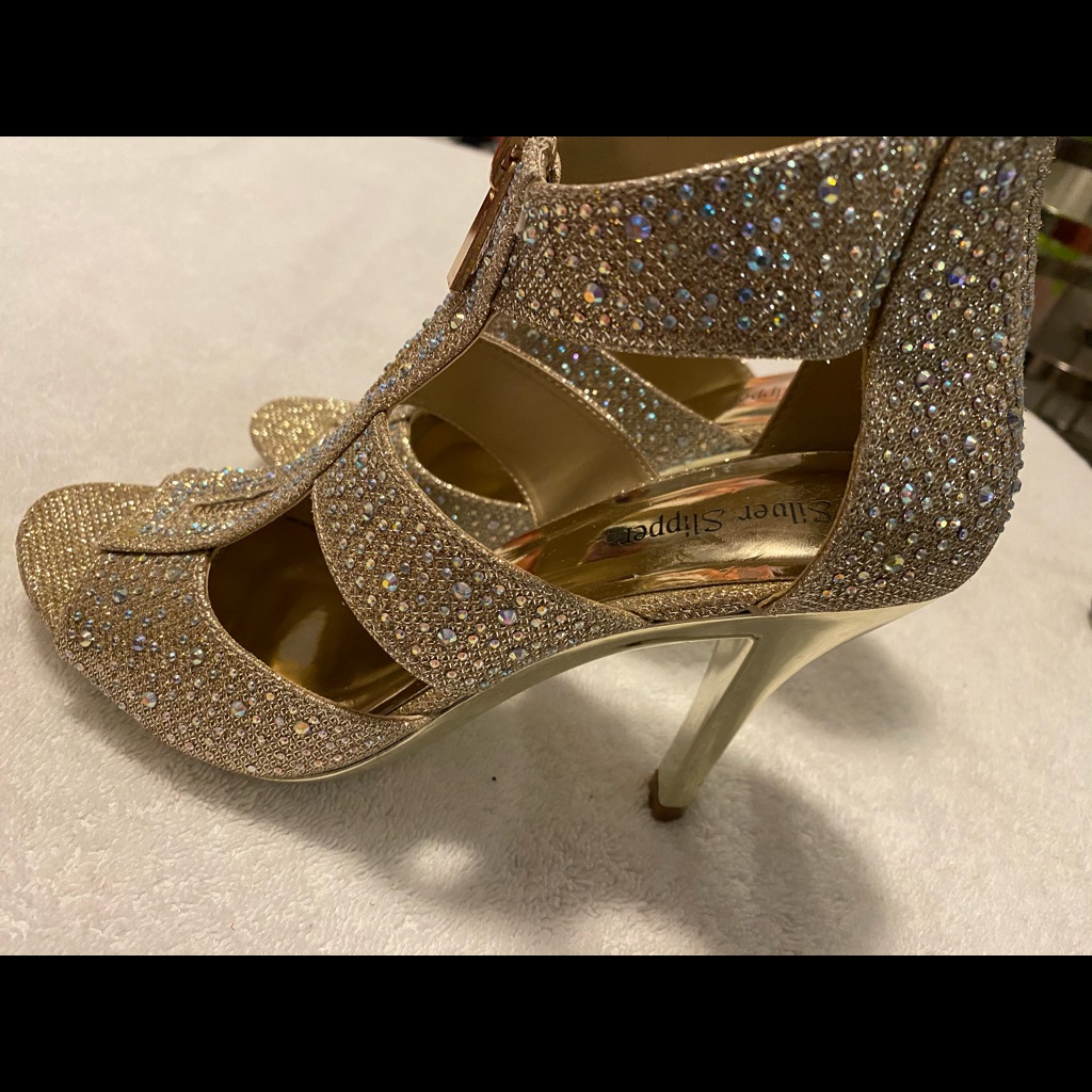 Almost Brand New Heels By Silver Slipper  Box 58